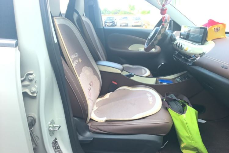 Used Wuling Bingo 2023 203km Comfort Edition Right Front Seat