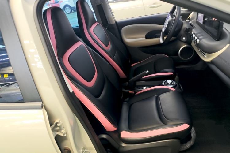 Used Wuling Bingo 2023 333 km Fast-Share Version Right Front Seat