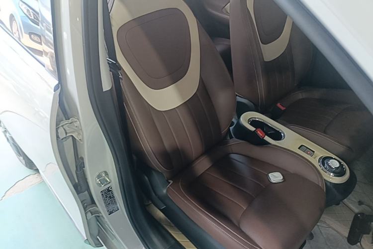 Used Wuling Bingo 2023 333 km Lingxi Connected Version Right Front Seat