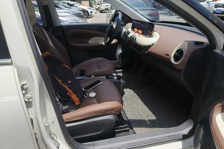 Used Wuling Bingo 2023 410 km Lingxi Deluxe Edition Right Front Seat