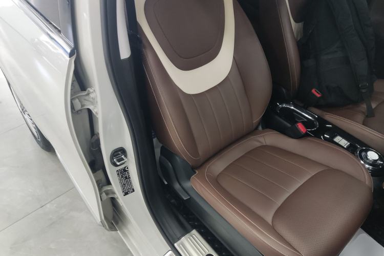 Used Wuling Bingo 2023 333 km Lingxi Connected Version Right Front Seat