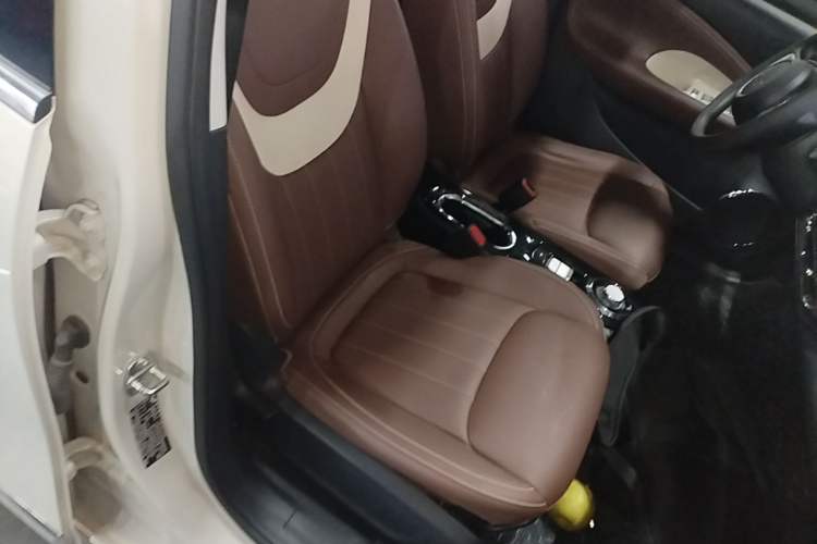 Used Wuling Bingo 2023 410 km Lingxi Deluxe Edition Right Front Seat