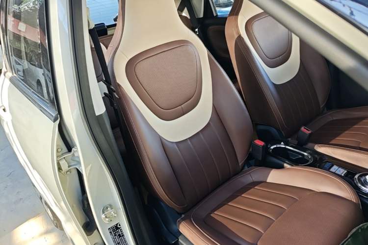 Used Wuling Bingo 2023 333 km Enjoyment Version Right Front Seat