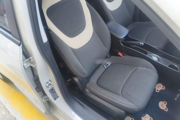 Used Wuling Bingo 2023 203km Light Edition Right Front Seat