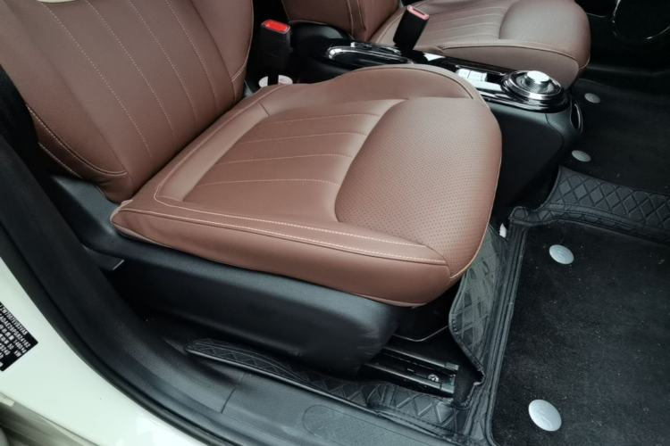 Used Wuling Bingo 2023 333 km Enjoyment Version Right Front Seat