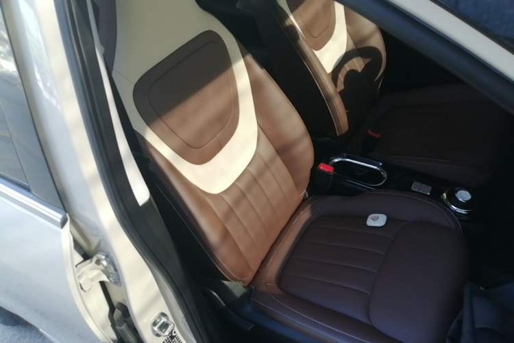 Used Wuling Bingo 2023 333 km Lingxi Connected+ Version Right Front Seat