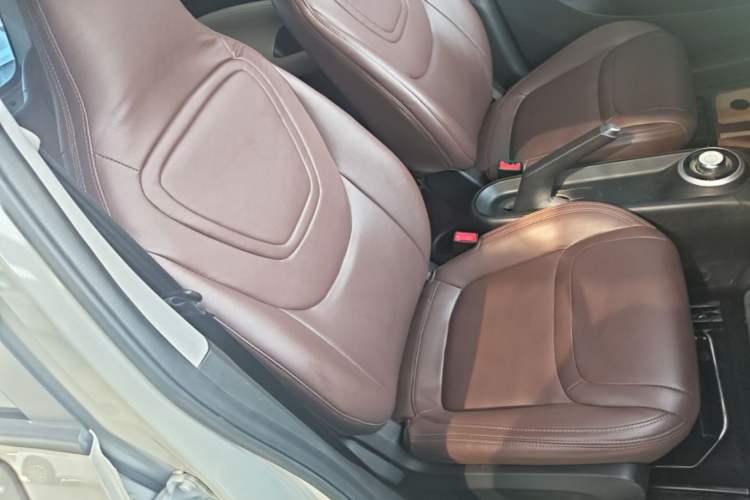 Used Wuling Bingo 2023 203km Light Edition Right Front Seat