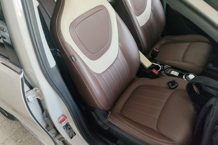Used Wuling Bingo 2023 410 km Lingxi Deluxe Edition Right Front Seat