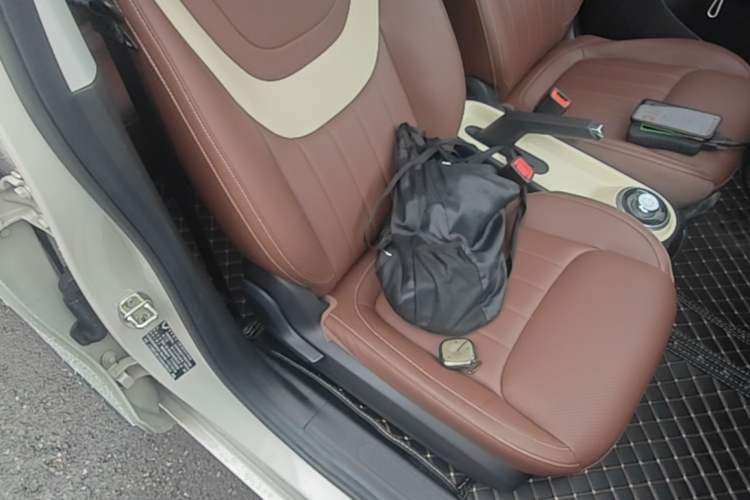 Used Wuling Bingo 2023 203km Comfort Edition Right Front Seat