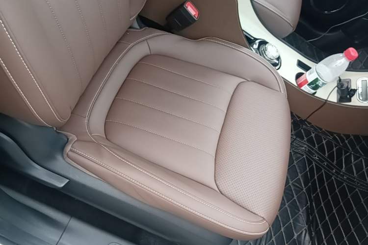 Used Wuling Bingo 2023 333 km Lingxi Connected Version Right Front Seat