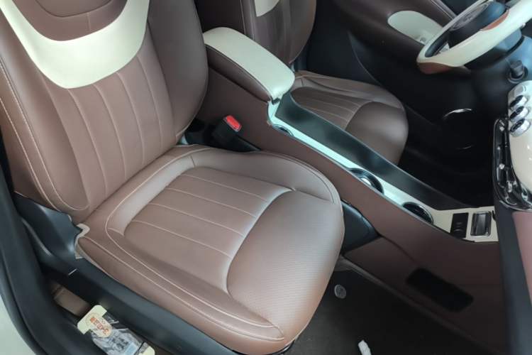 Used Wuling Bingo 2023 410 km Lingxi Deluxe Edition Right Front Seat