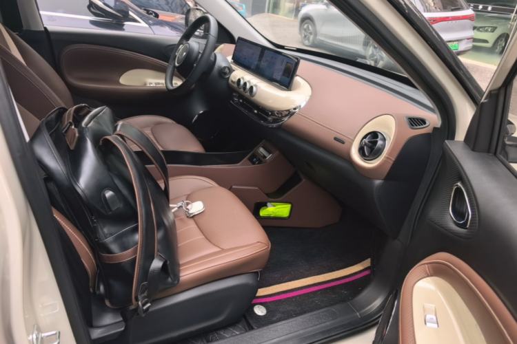 Used Wuling Bingo 2023 410 km Lingxi Deluxe Edition Right Front Seat
