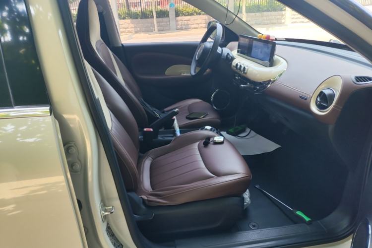 Used Wuling Bingo 2023 203km Comfort Edition Right Front Seat