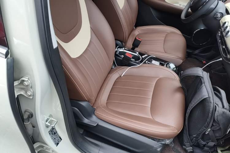 Used Wuling Bingo 2023 410 km Lingxi Deluxe Edition Right Front Seat