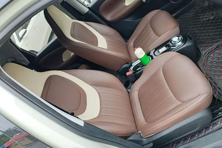 Used Wuling Bingo 2023 333 km Lingxi Connected+ Version Right Front Seat