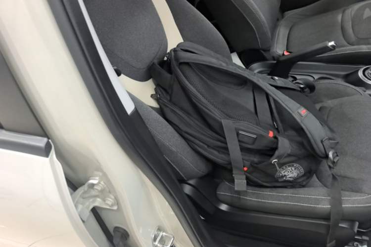 Used Wuling Bingo 2023 203km Light Edition Right Front Seat