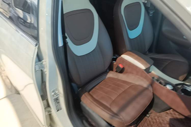 Used Wuling Bingo 2023 333 km Enjoyment Version Right Front Seat
