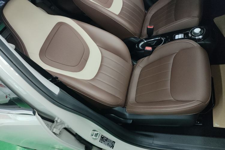 Used Wuling Bingo 2023 333 km Lingxi Connected+ Version Right Front Seat