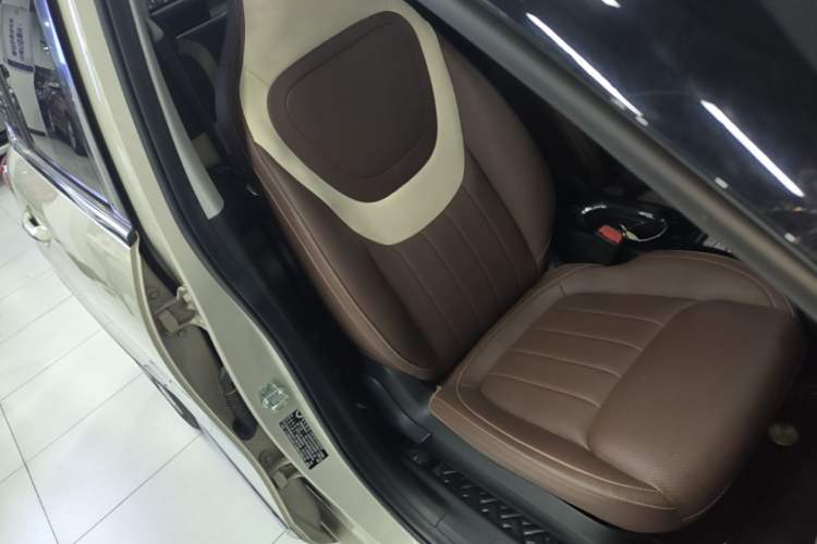 Used Wuling Bingo 2023 333 km Lingxi Connected Version Right Front Seat