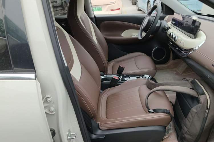 Used Wuling Bingo 2023 410 km Lingxi Deluxe Edition Right Front Seat