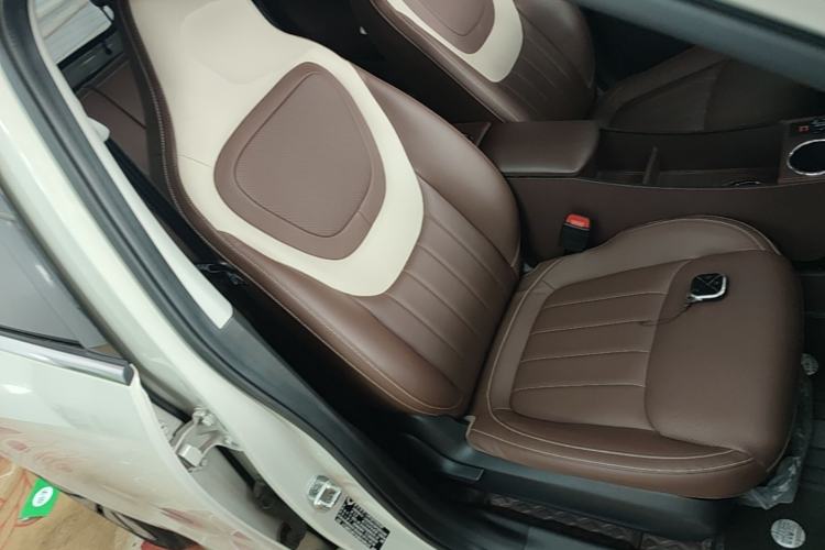 Used Wuling Bingo 2023 333 km Lingxi Connected+ Version Right Front Seat