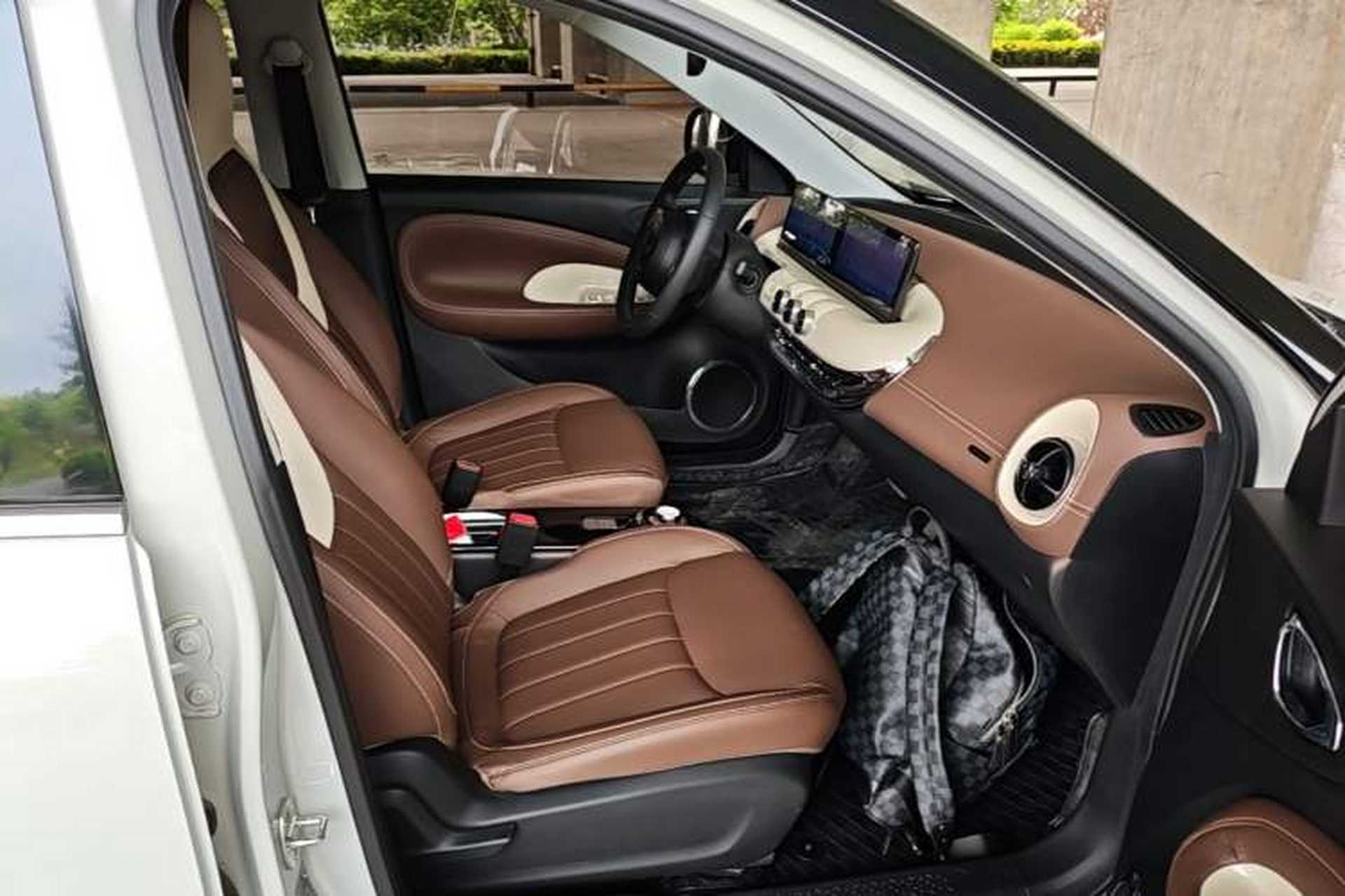 Used Wuling Bingo 2023 333 km Lingxi Connected Version Right Front Seat