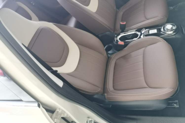 Used Wuling Bingo 2023 410 km Lingxi Deluxe Edition Right Front Seat
