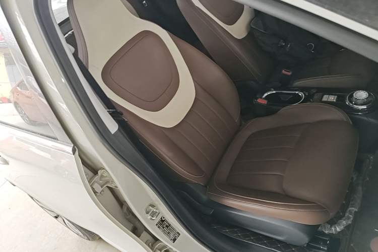 Used Wuling Bingo 2023 333 km Enjoyment Version Right Front Seat