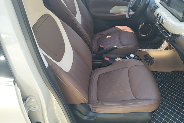 Used Wuling Bingo 2023 203km Comfort Edition Right Front Seat