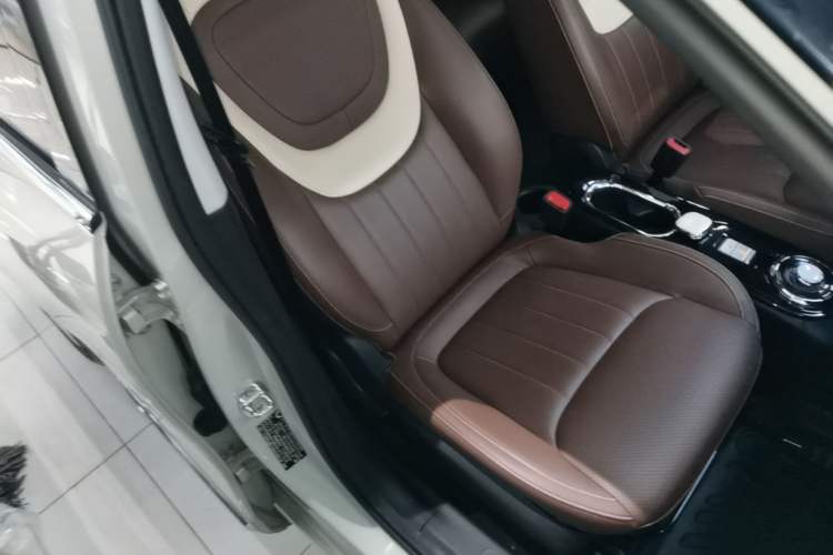 Used Wuling Bingo 2023 333 km Lingxi Connected Version Right Front Seat
