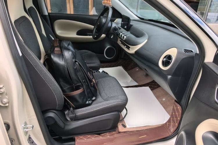 Used Wuling Bingo 2023 203km Light Edition Right Front Seat