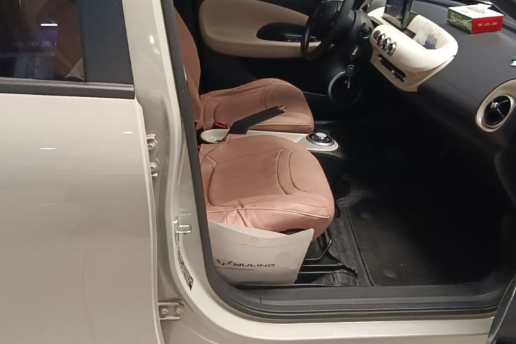 Used Wuling Bingo 2023 203km Light Edition Right Front Seat
