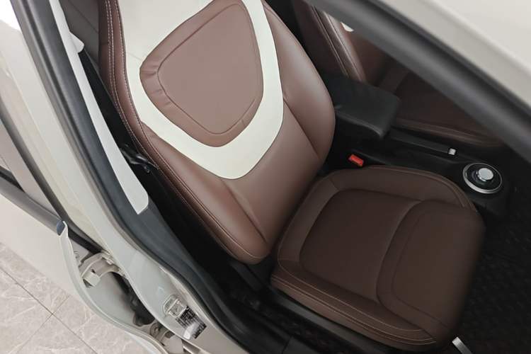 Used Wuling Bingo 2023 203km Light Edition Right Front Seat