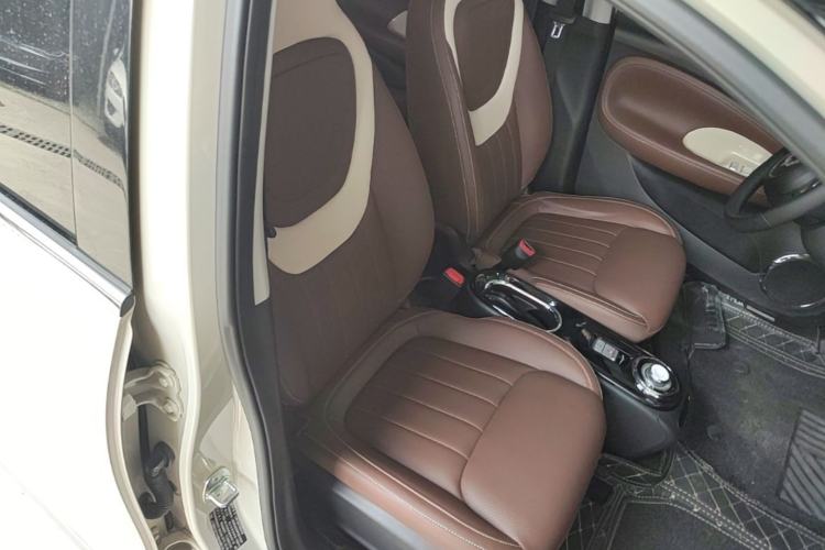 Used Wuling Bingo 2023 333 km Lingxi Connected+ Version Right Front Seat