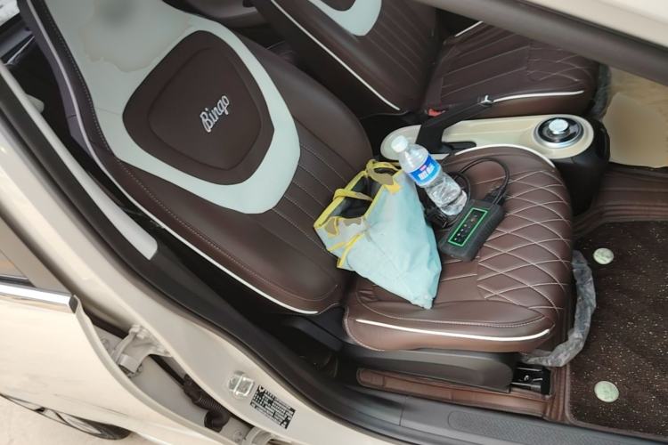 Used Wuling Bingo 2023 203km Light Edition Right Front Seat