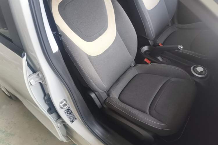 Used Wuling Bingo 2023 203km Light Edition Right Front Seat