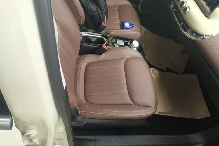Used Wuling Bingo 2023 333 km Enjoyment Version Right Front Seat