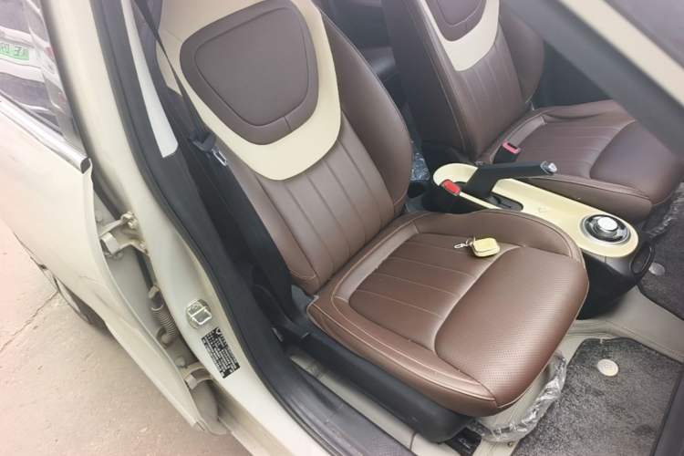 Used Wuling Bingo 2023 203km Comfort Edition Right Front Seat