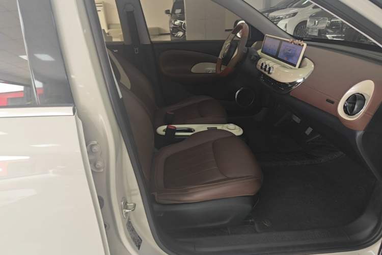 Used Wuling Bingo 2023 410 km Lingxi Deluxe Edition Right Front Seat