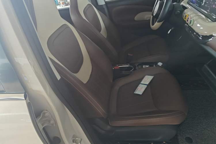 Used Wuling Bingo 2023 410 km Lingxi Deluxe Edition Right Front Seat