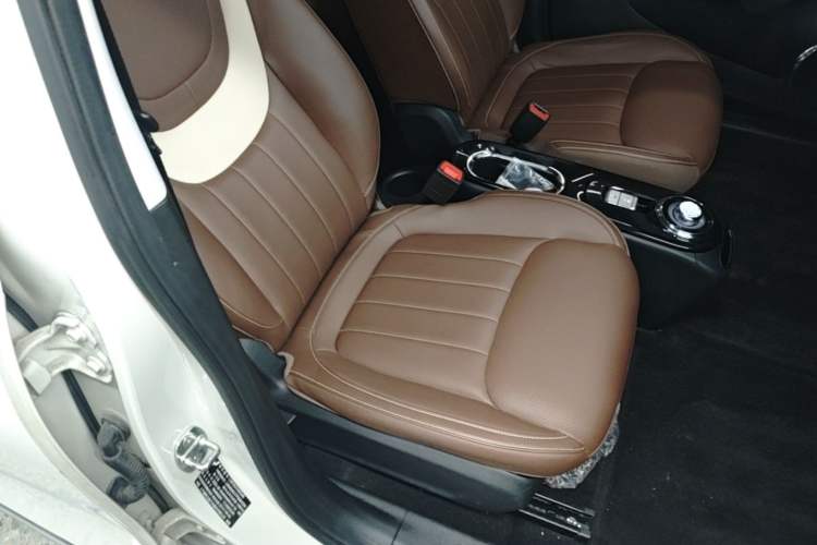 Used Wuling Bingo 2023 333 km Lingxi Connected Version Right Front Seat