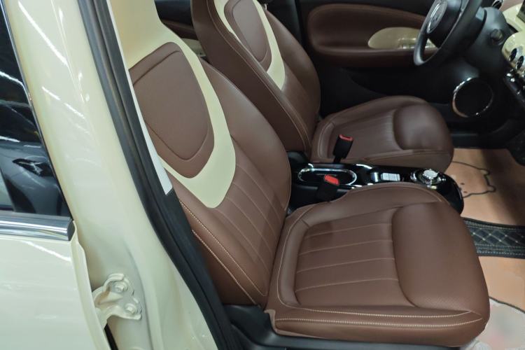 Used Wuling Bingo 2023 333 km Lingxi Connected+ Version Right Front Seat