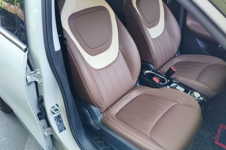 Used Wuling Bingo 2023 333 km Lingxi Connected+ Version Right Front Seat