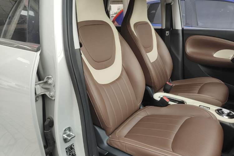 Used Wuling Bingo 2023 333 km Enjoyment Version Right Front Seat