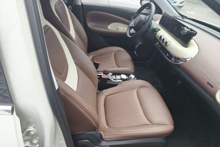 Used Wuling Bingo 2023 410 km Lingxi Deluxe Edition Right Front Seat