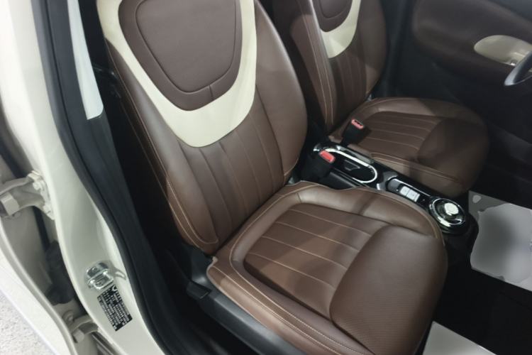 Used Wuling Bingo 2023 333 km Lingxi Connected Version Right Front Seat