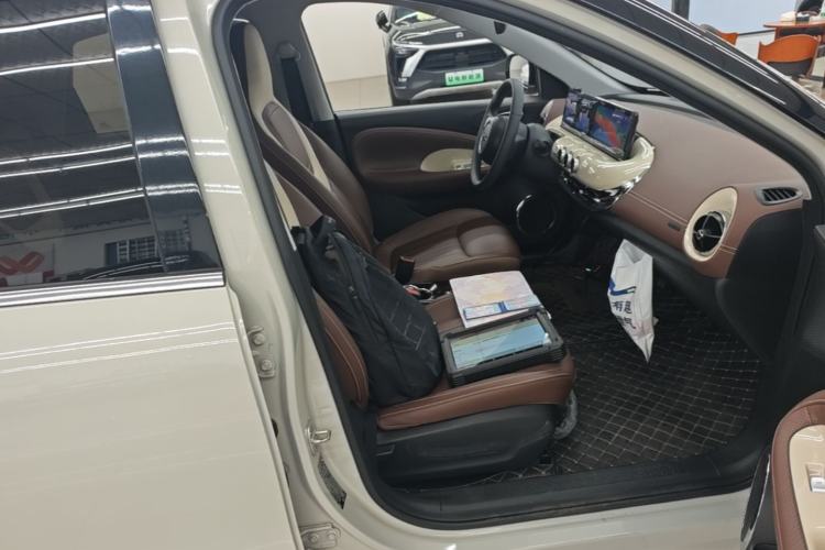 Used Wuling Bingo 2023 333 km Lingxi Connected+ Version Right Front Seat