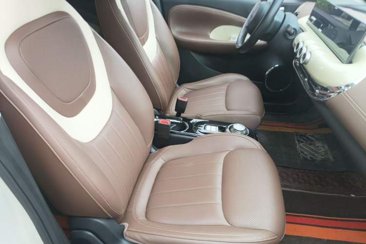 Used Wuling Bingo 2023 333 km Lingxi Connected+ Version Right Front Seat