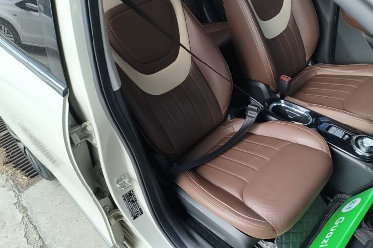 Used Wuling Bingo 2023 410 km Lingxi Deluxe Edition Right Front Seat