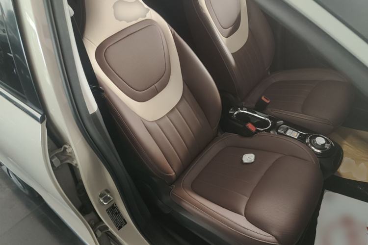 Used Wuling Bingo 2023 410 km Lingxi Deluxe Edition Right Front Seat